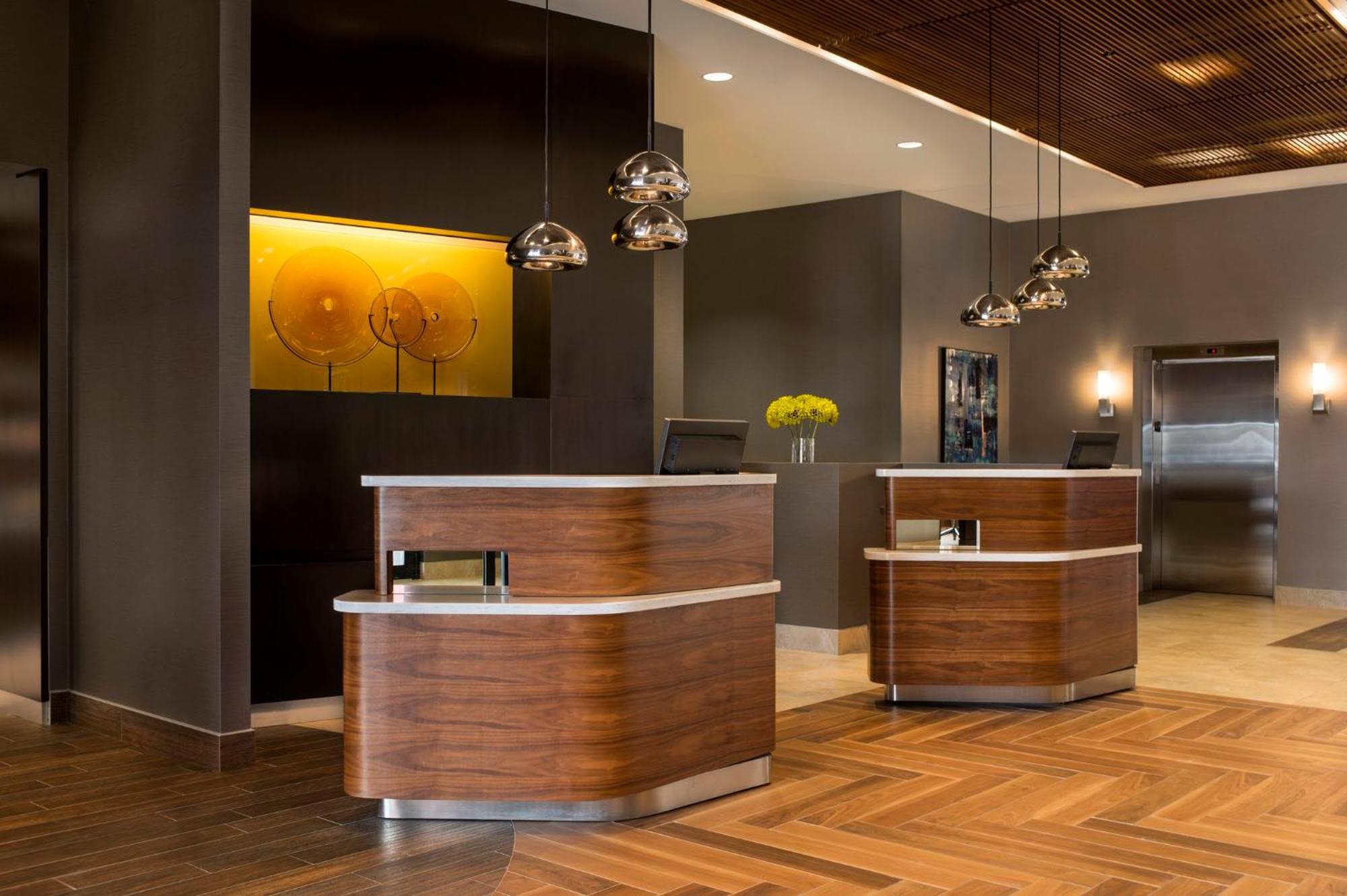 Courtyard By Marriott Calgary South Hotell Eksteriør bilde