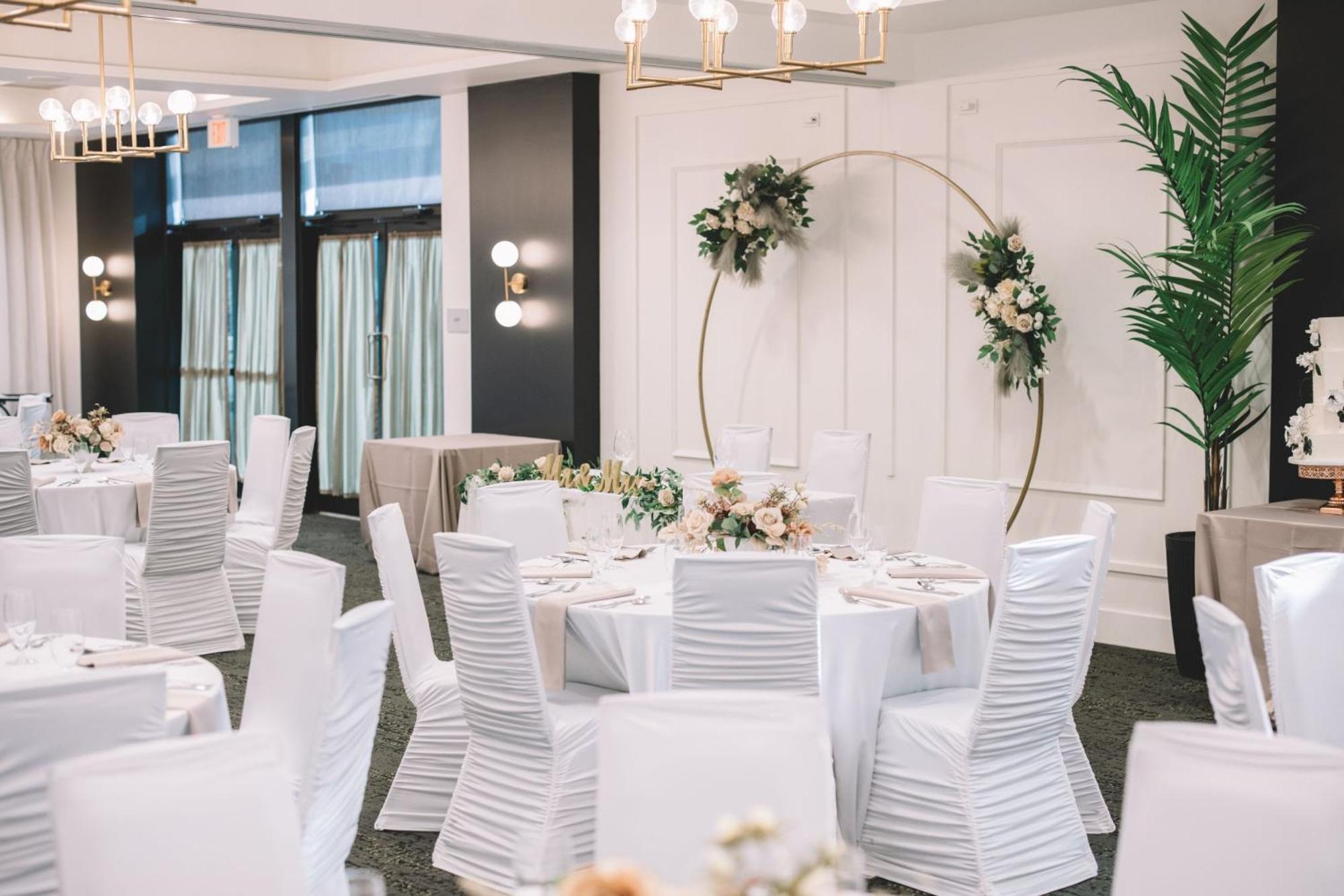 Courtyard By Marriott Calgary South Hotell Eksteriør bilde