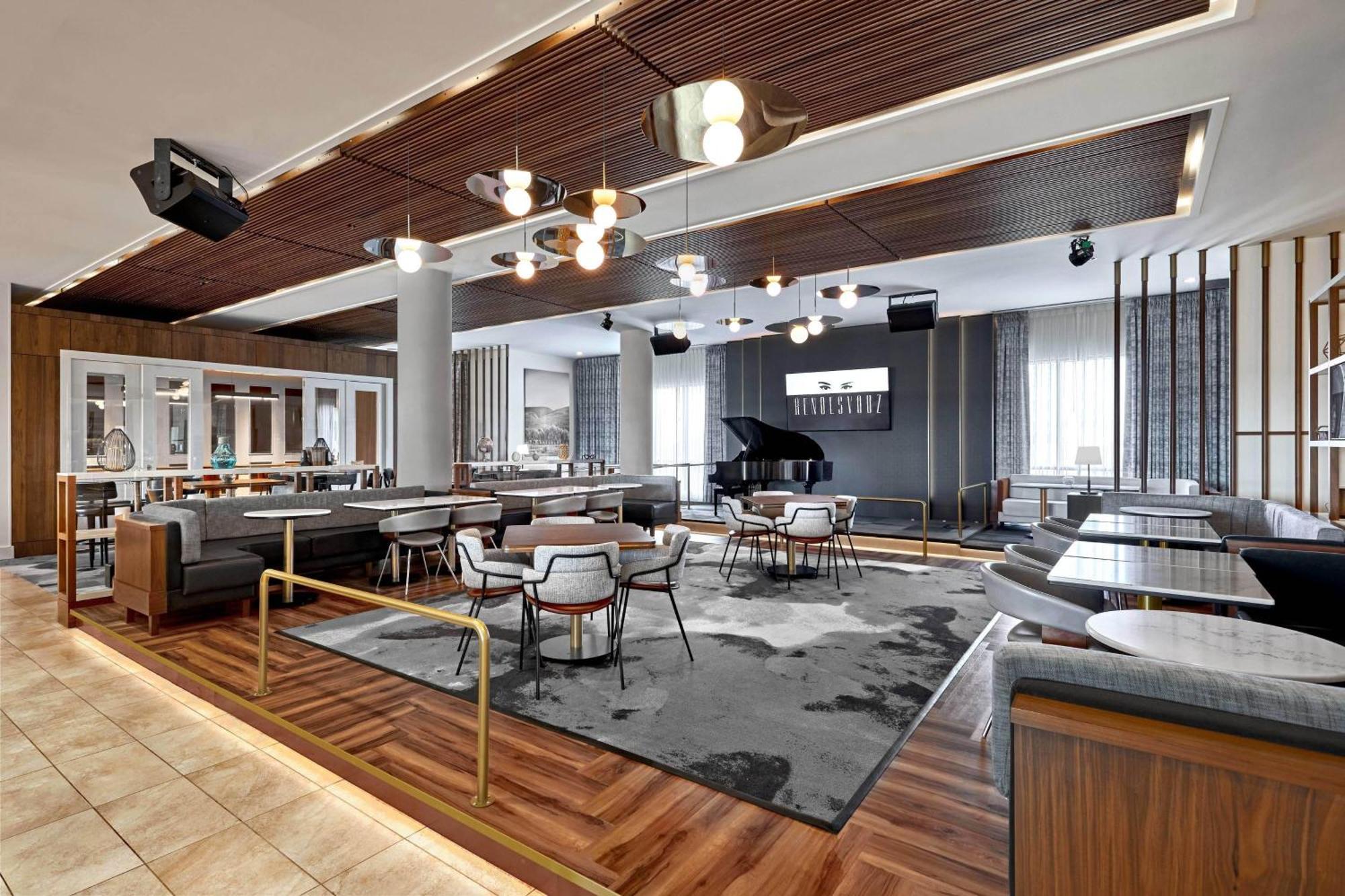 Courtyard By Marriott Calgary South Hotell Eksteriør bilde