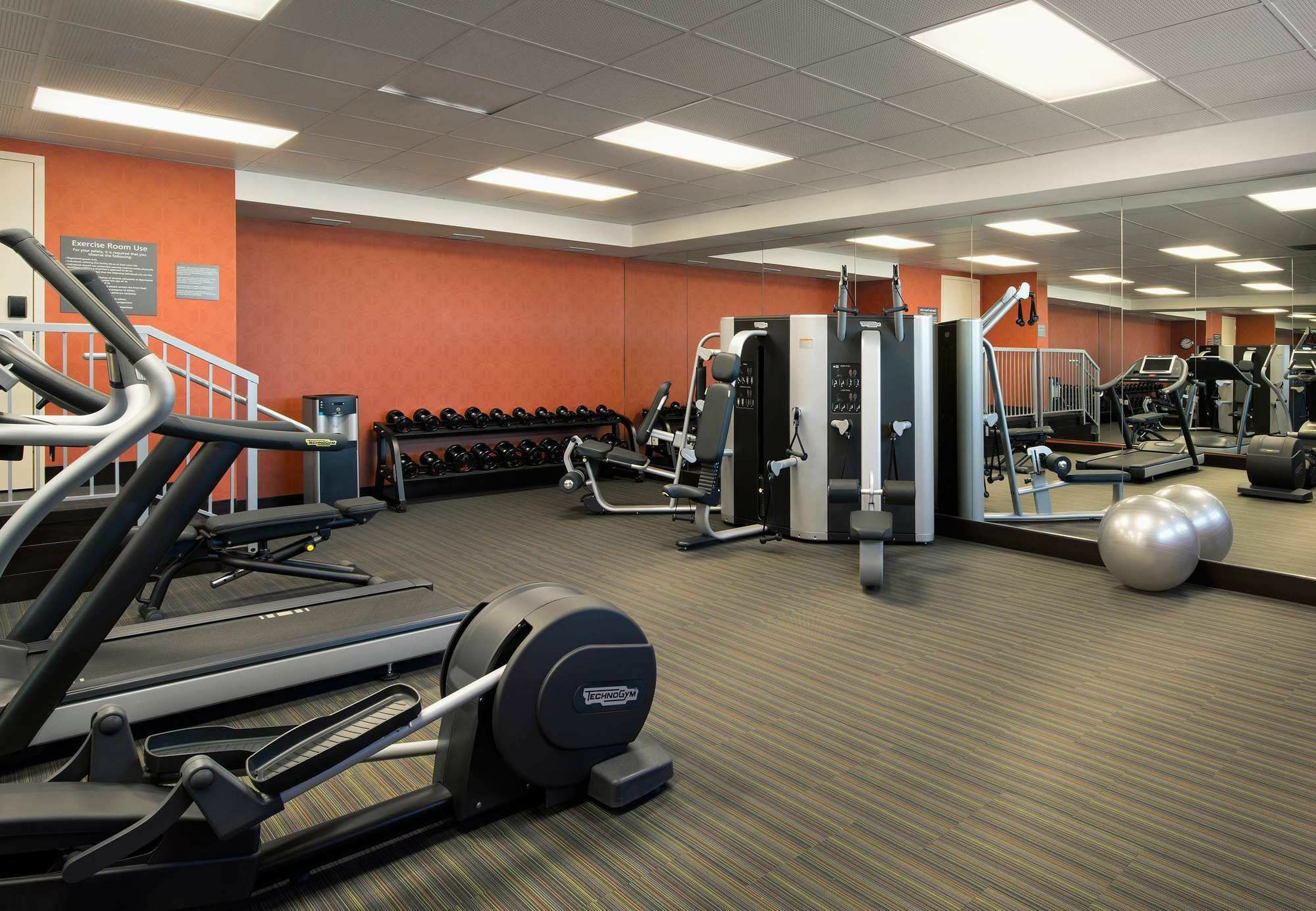 Courtyard By Marriott Calgary South Hotell Eksteriør bilde